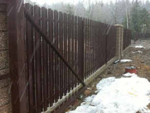 Забор из евроштакетника в шахматном порядке 122 метра фото в Чкаловске