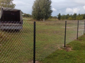 Забор из сетки рабицы в натяг 12 метров фото в Чкаловске