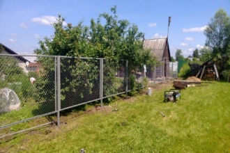 Забор из сетки рабицы в натяг секционный 80 метров фото в Чкаловске